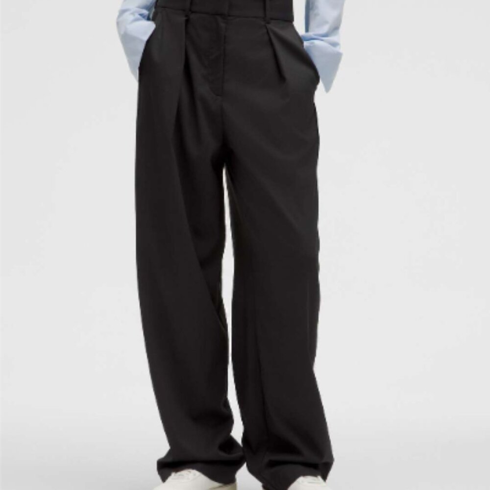 Black Lululemon Pleat-Front High Rise Trouser